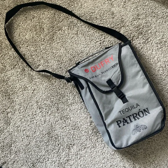 Insulated divided Wine Bag - Tequila Patrón Dufry San Juan, Puerto Rico 🇵🇷 - Picture 1 of 15